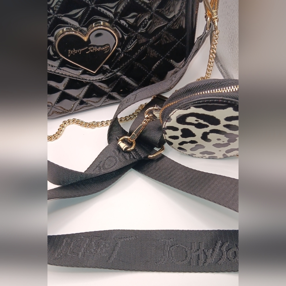 Betsey Johnson Quilted Patton Crossbody w Detachable Coin Purse - Picture 8 of 11